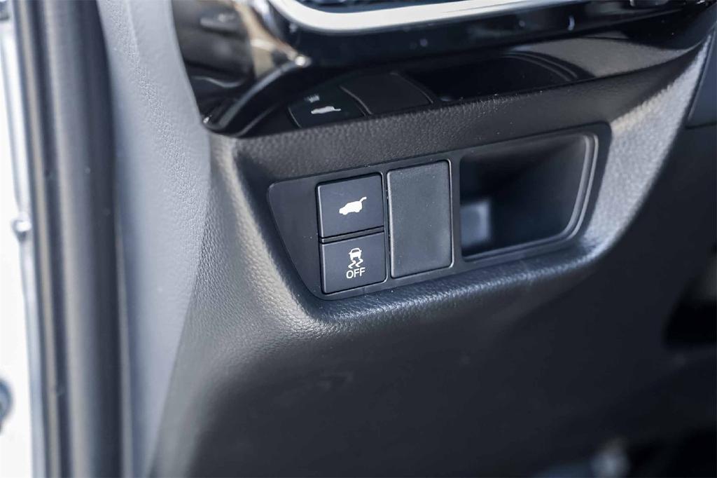 Thumbnail: 2025 Acura ADX - 28