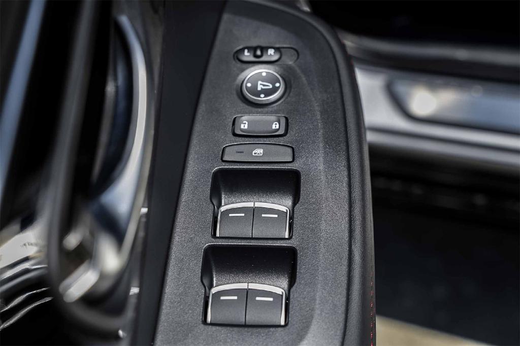 Thumbnail: 2025 Acura ADX - 29