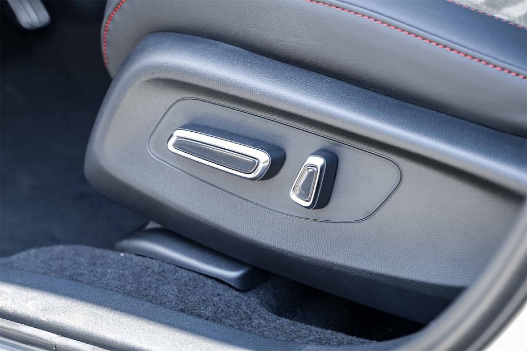 Thumbnail: 2025 Acura ADX - 27