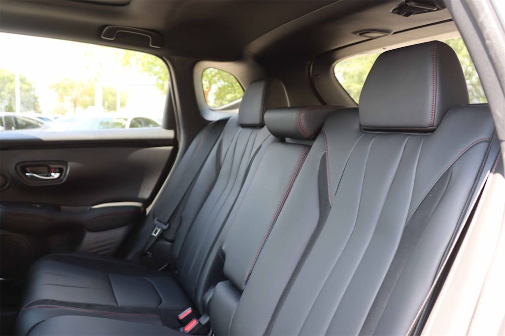 Thumbnail: 2025 Acura ADX - 21