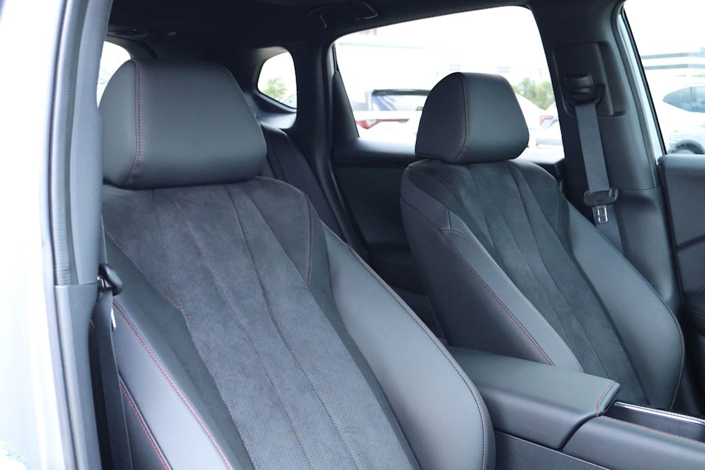 Thumbnail: 2025 Acura ADX - 12