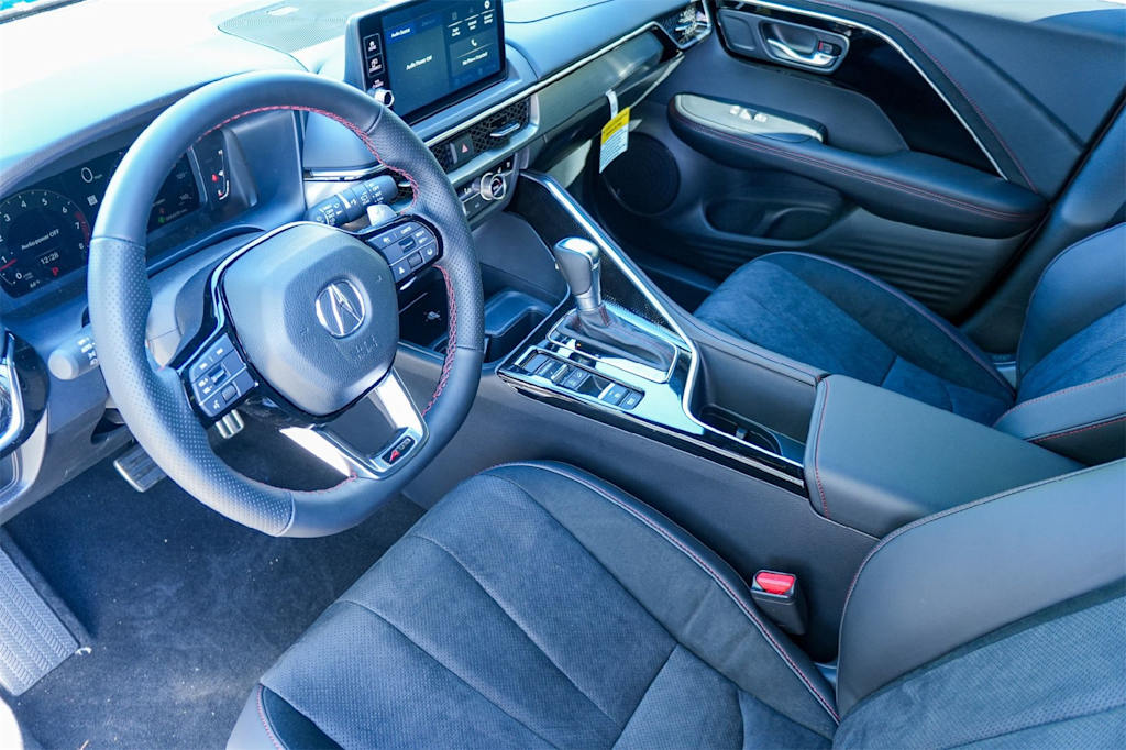 Thumbnail: 2025 Acura ADX - 2