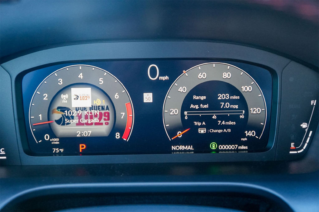 Thumbnail: 2025 Acura ADX - 17