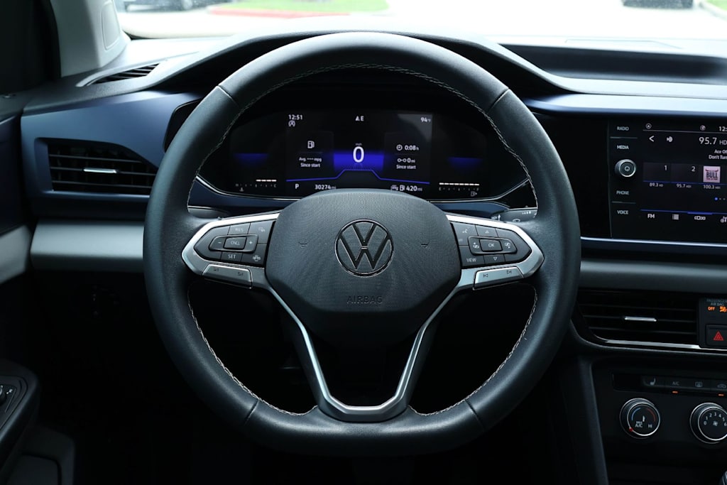 Thumbnail: 2022 Volkswagen Taos - 14
