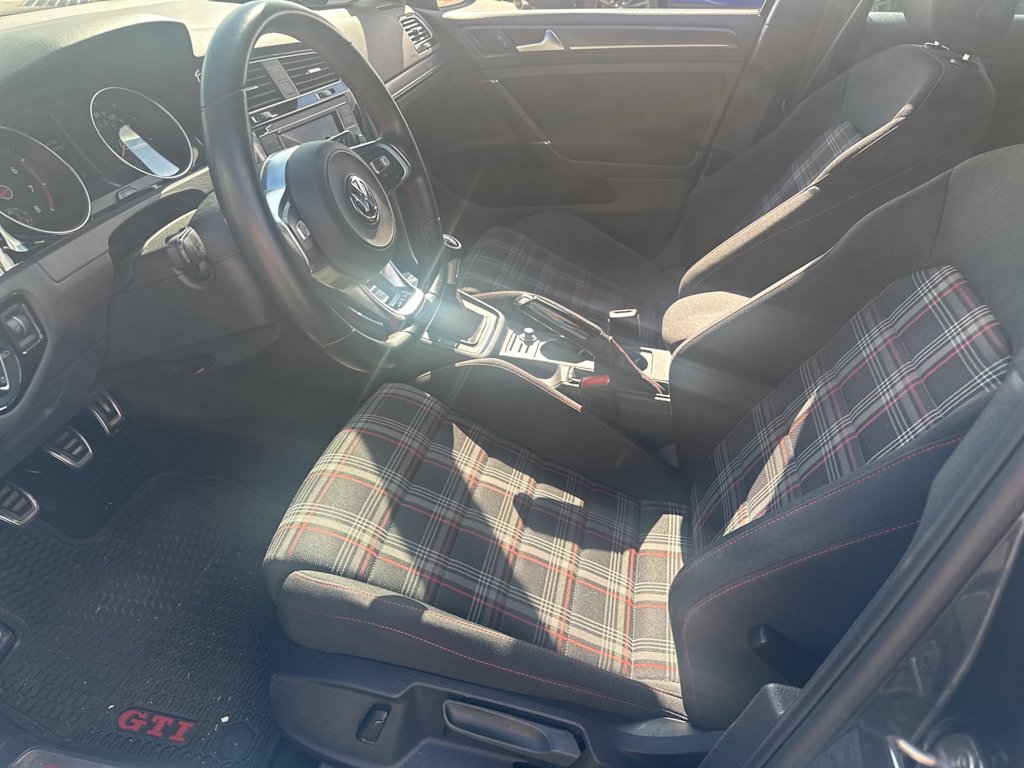 Thumbnail: 2019 Volkswagen Golf - 2