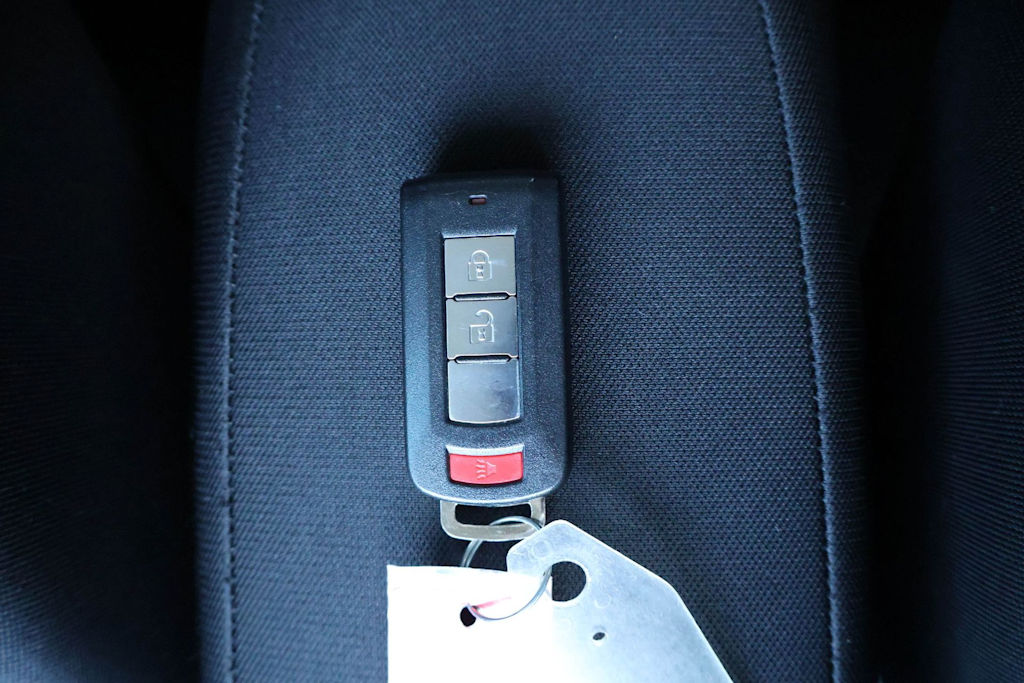 Thumbnail: 2015 Mitsubishi Outlander Sport - 19