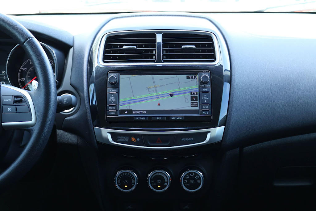 Thumbnail: 2015 Mitsubishi Outlander Sport - 15