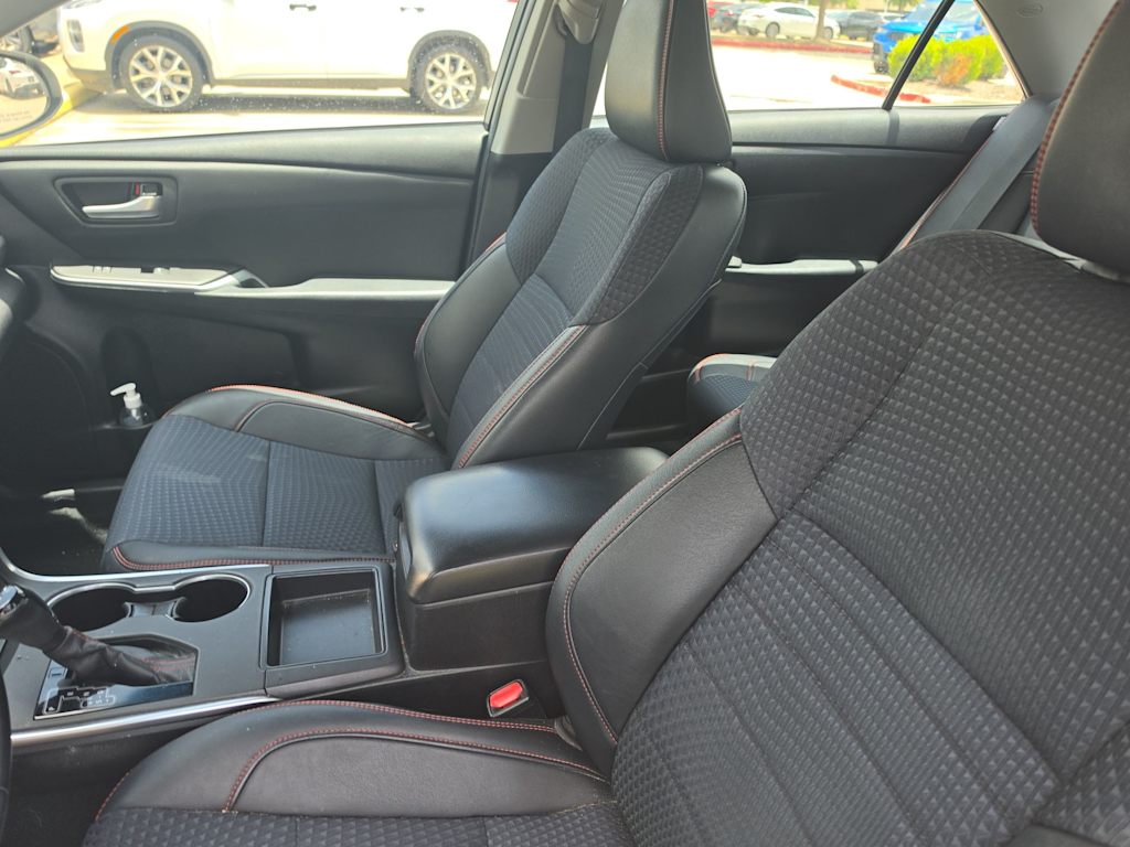 Thumbnail: 2015 Toyota Camry - 4