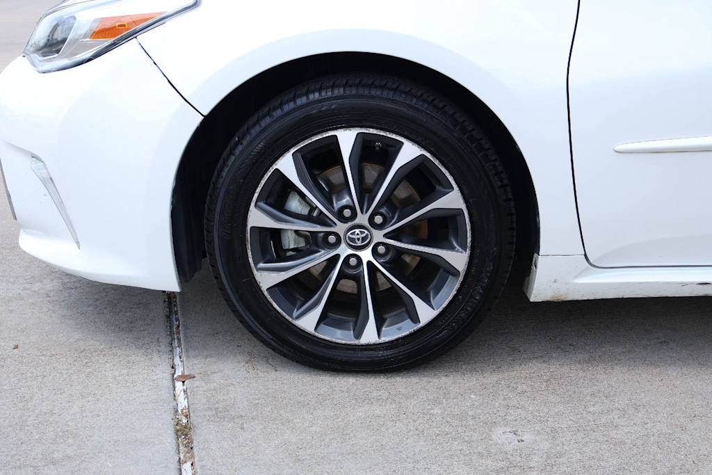 Thumbnail: 2017 Toyota Avalon - 8