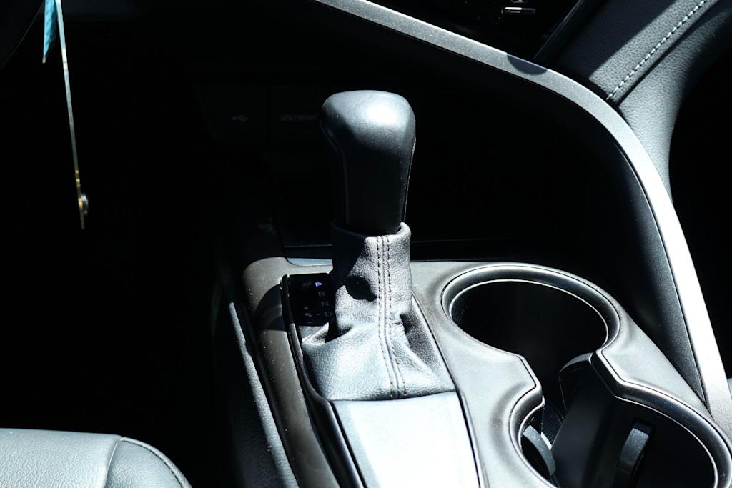 Thumbnail: 2021 Toyota Camry - 16