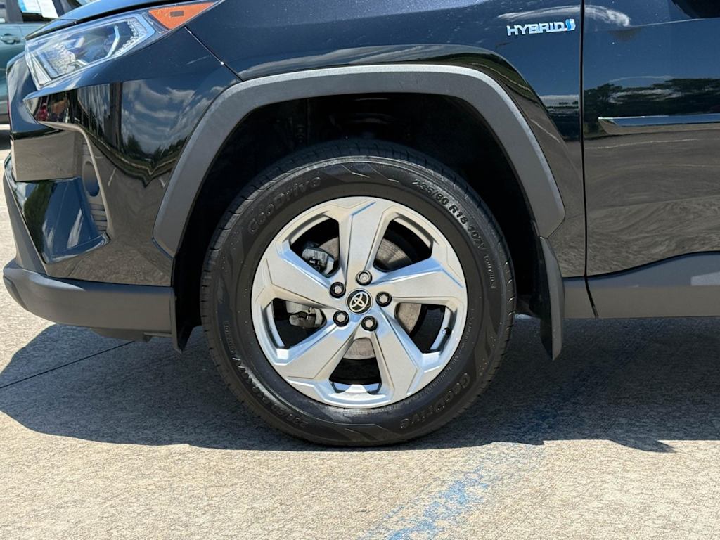 Thumbnail: 2021 Toyota RAV4 - 6