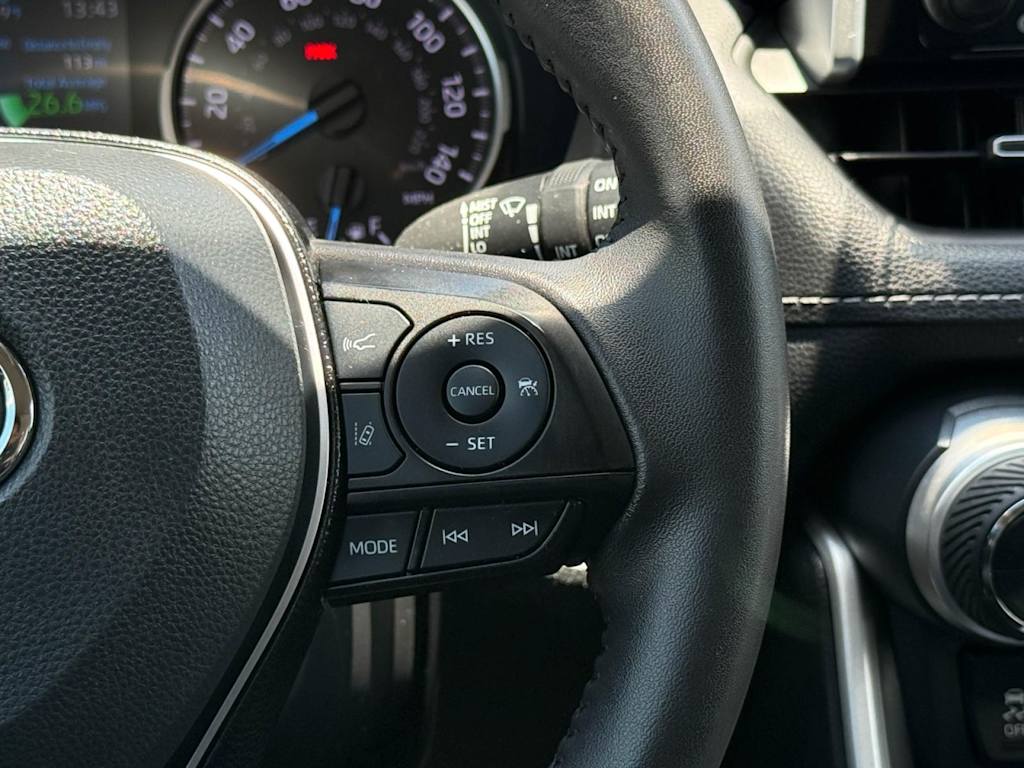 Thumbnail: 2021 Toyota RAV4 - 23
