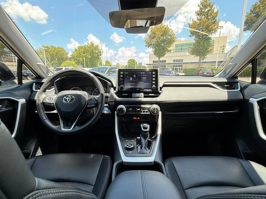 Thumbnail: 2021 Toyota RAV4 - 8