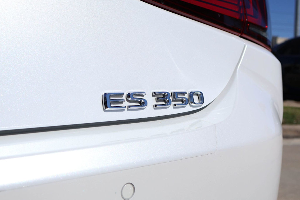 Thumbnail: 2023 Lexus ES - 6