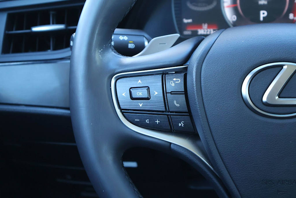 Thumbnail: 2023 Lexus ES - 22