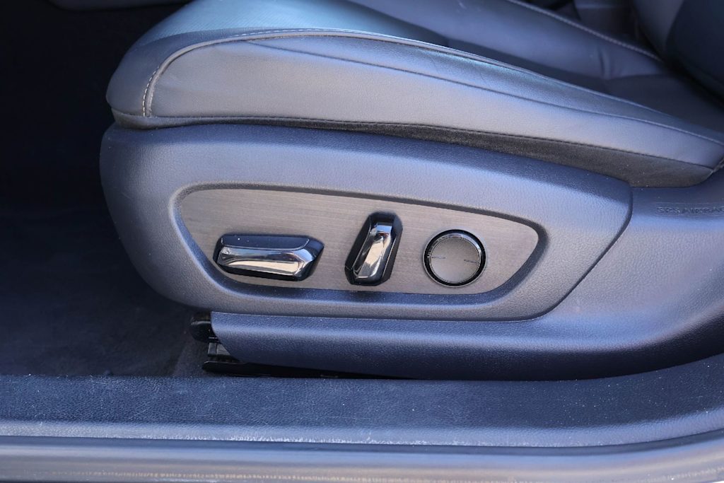 Thumbnail: 2023 Lexus ES - 24