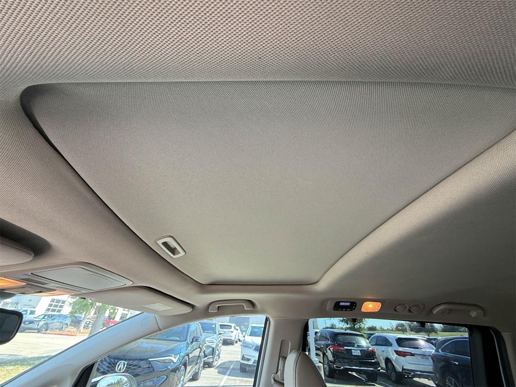 Thumbnail: 2015 Honda Odyssey - 28