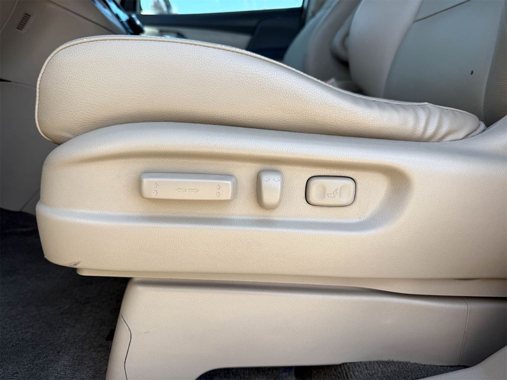 Thumbnail: 2015 Honda Odyssey - 25