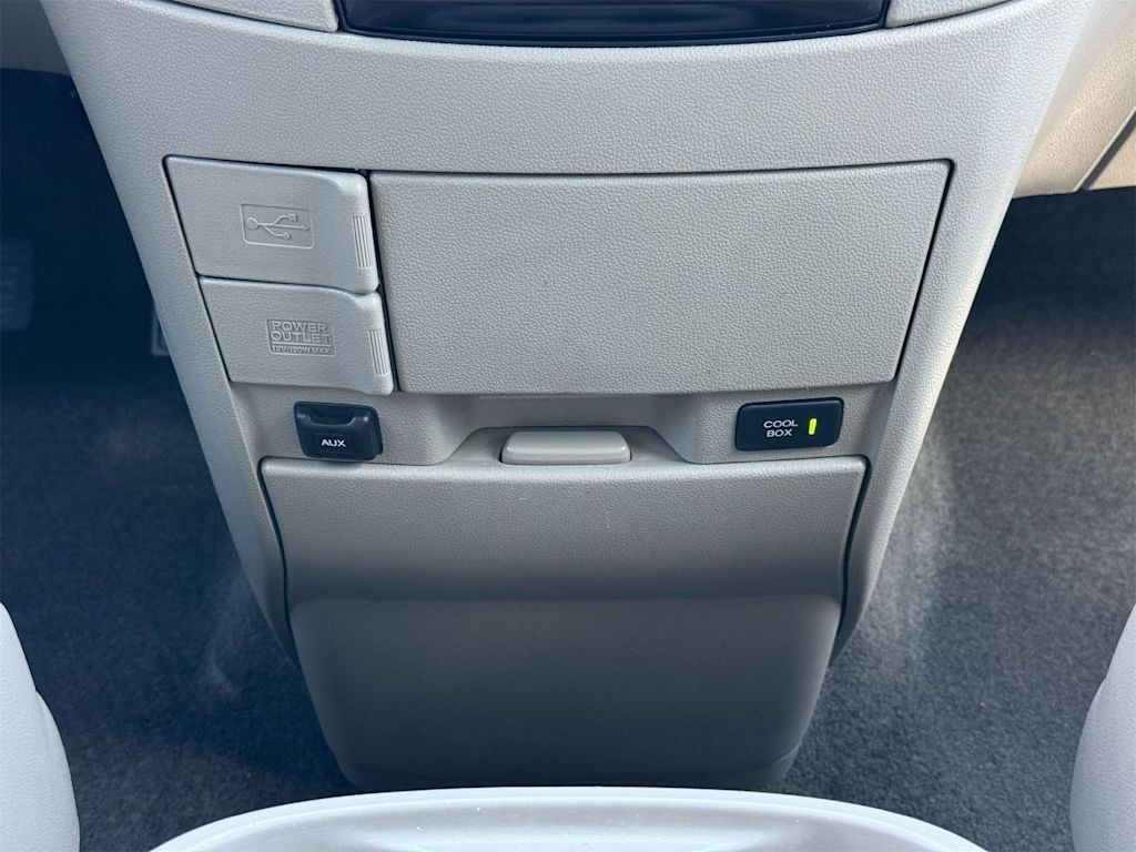 Thumbnail: 2015 Honda Odyssey - 26