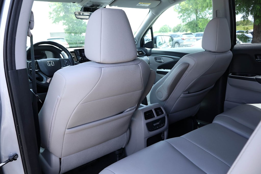 Thumbnail: 2019 Honda Pilot - 13
