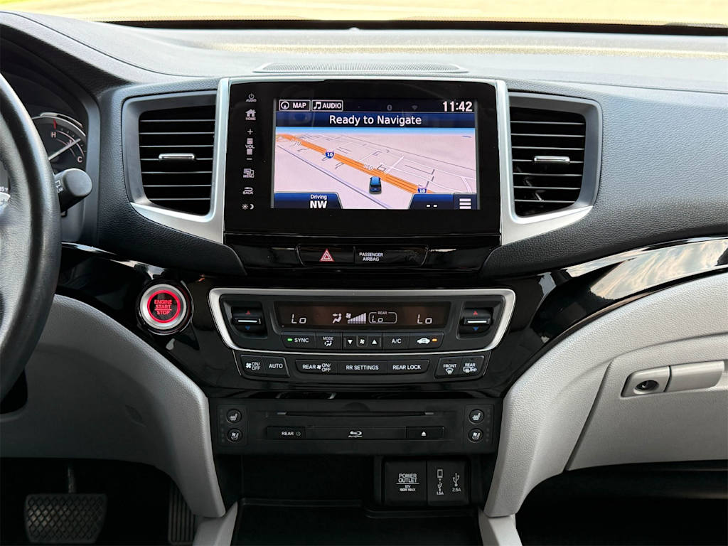 Thumbnail: 2018 Honda Pilot - 14