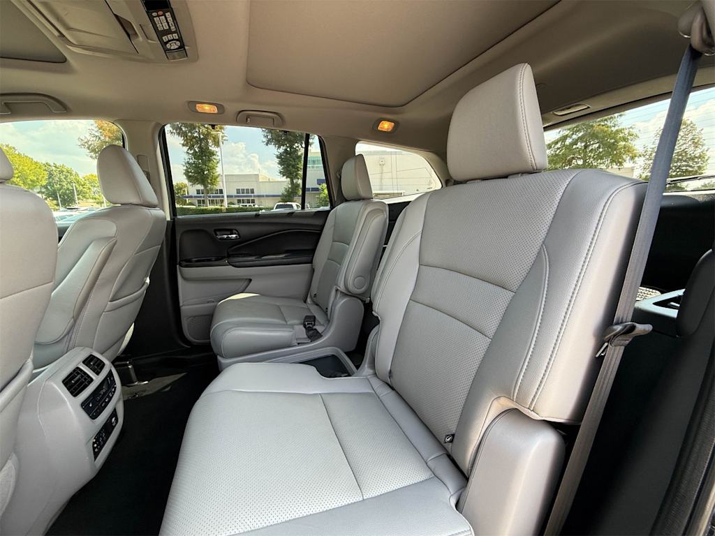 Thumbnail: 2018 Honda Pilot - 21