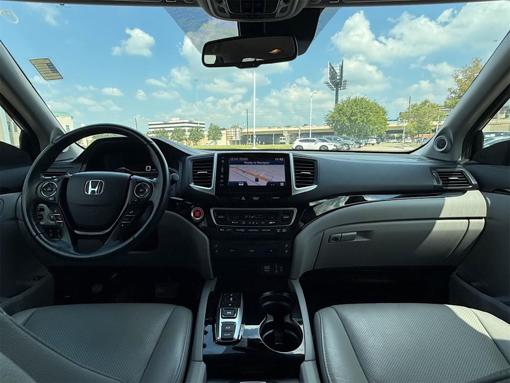 Thumbnail: 2018 Honda Pilot - 9