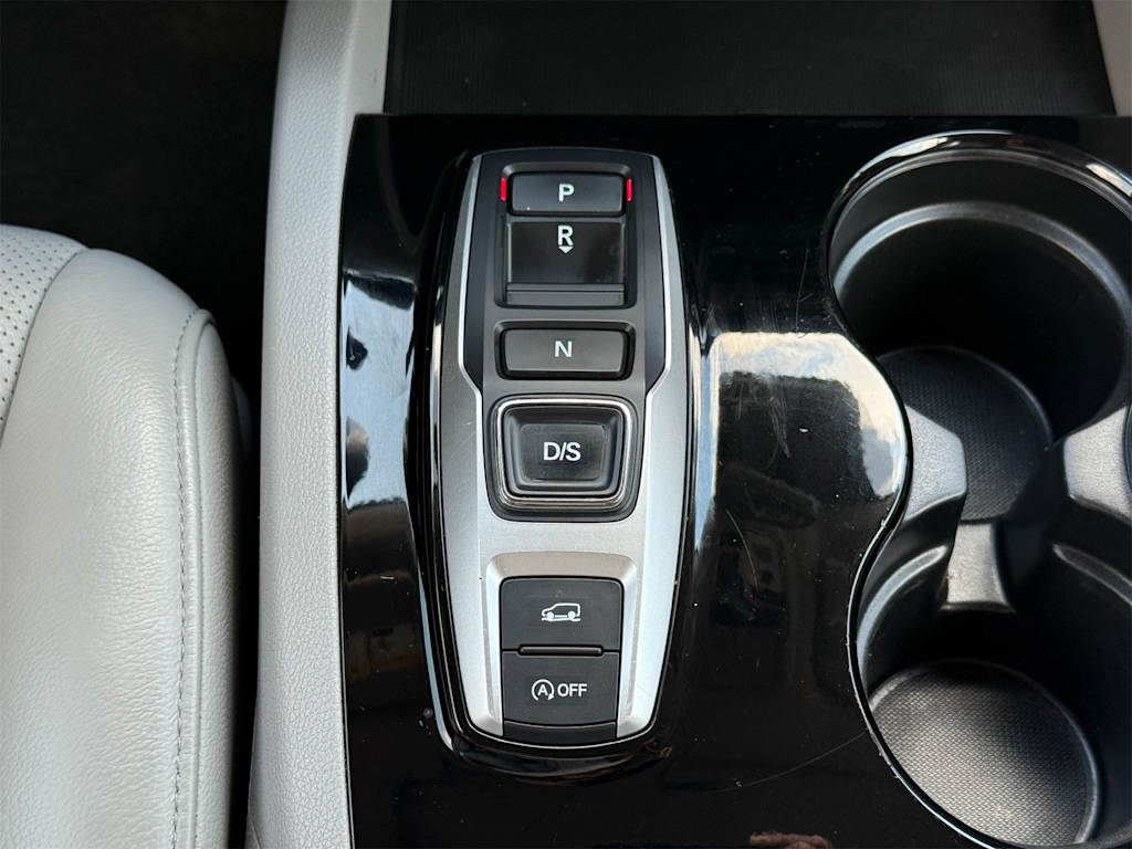 Thumbnail: 2018 Honda Pilot - 15