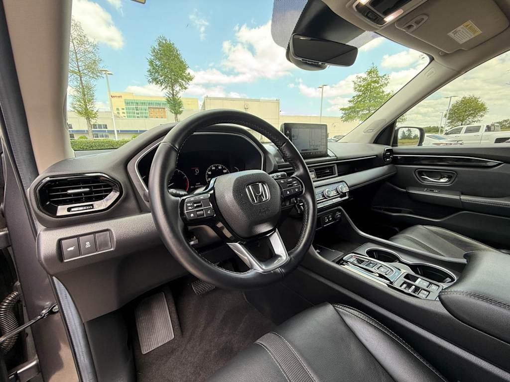 2024 Honda Pilot Touring 2