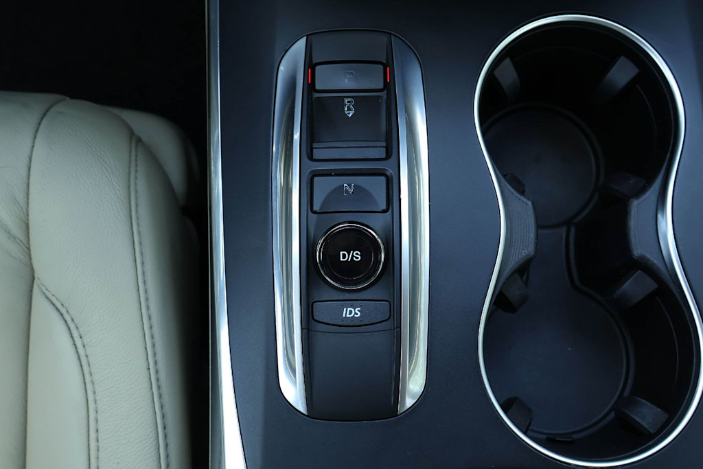 Thumbnail: 2016 Acura MDX - 16