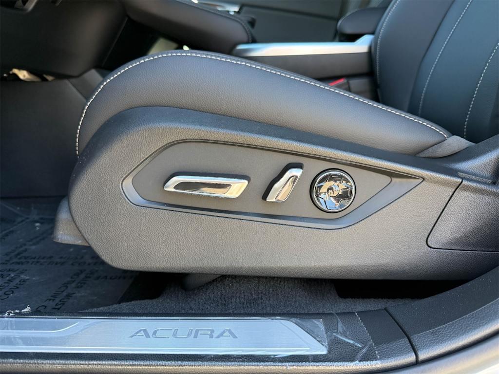 Thumbnail: 2025 Acura RDX - 24