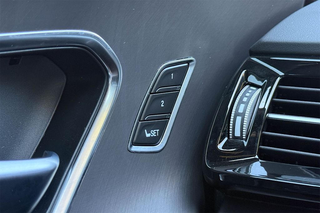 Thumbnail: 2025 Acura RDX - 25