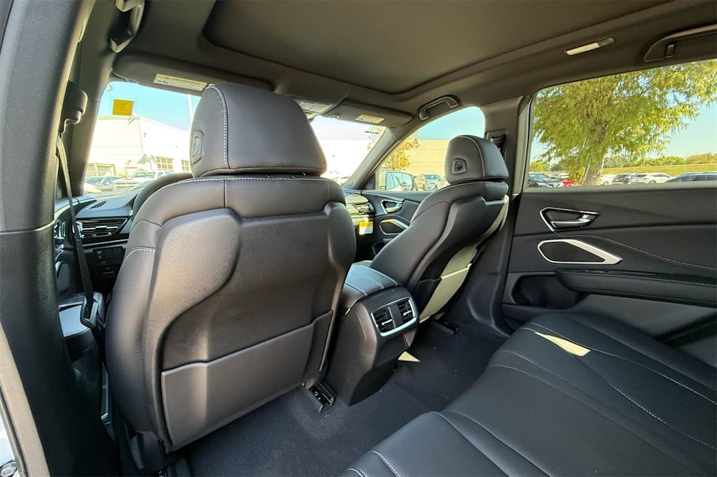 Thumbnail: 2025 Acura RDX - 12