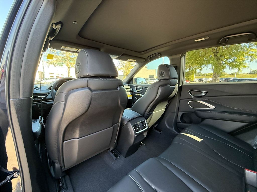 Thumbnail: 2025 Acura RDX - 13