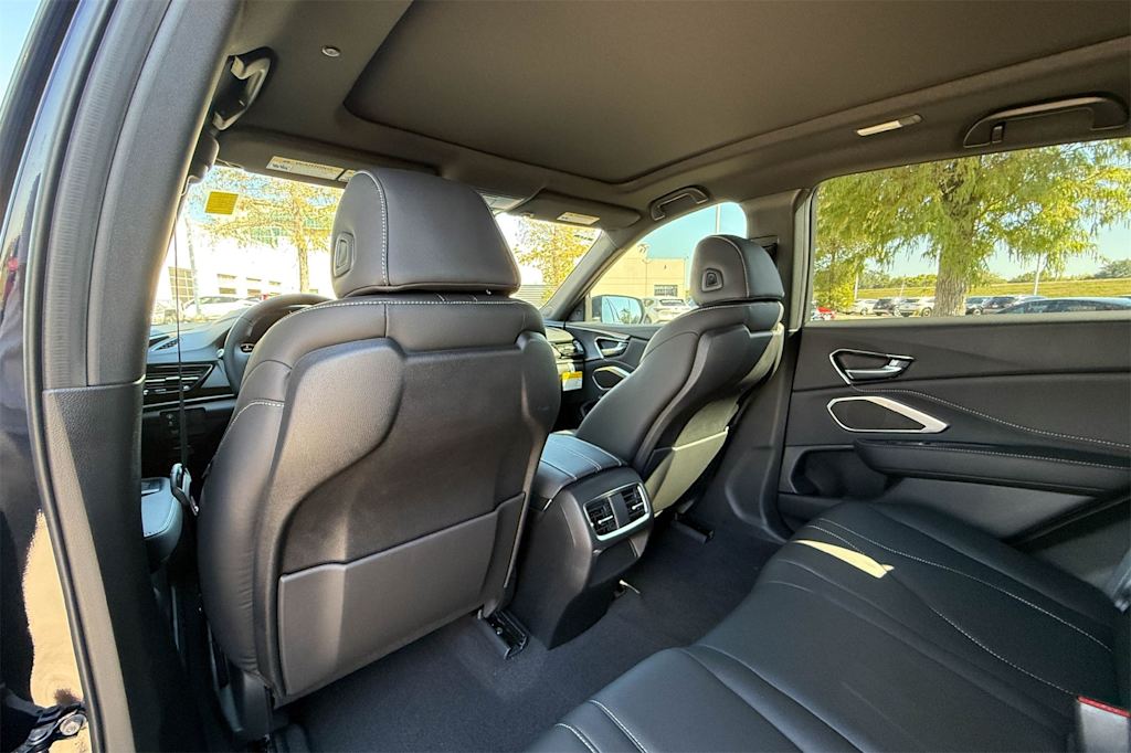 Thumbnail: 2025 Acura RDX - 13