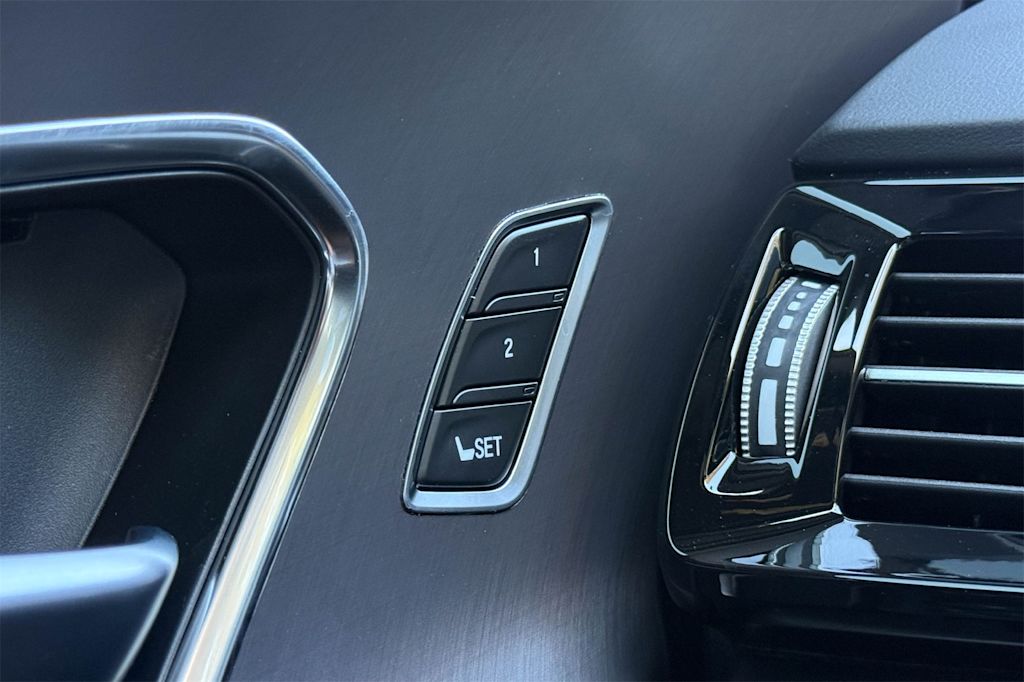 Thumbnail: 2025 Acura RDX - 25