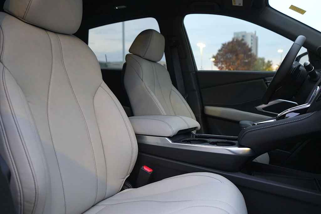 Thumbnail: 2025 Acura RDX - 12