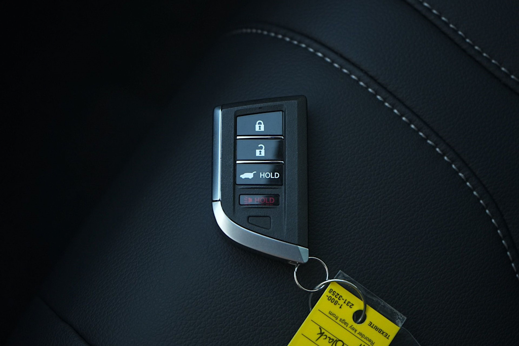 Thumbnail: 2025 Acura RDX - 18