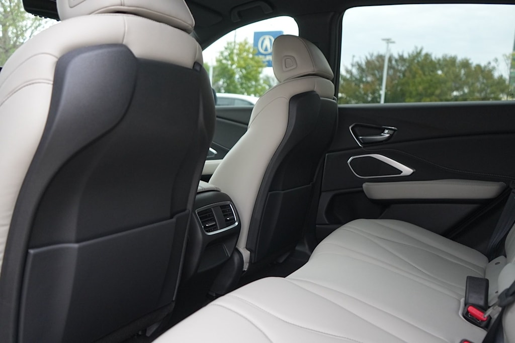 Thumbnail: 2025 Acura RDX - 13