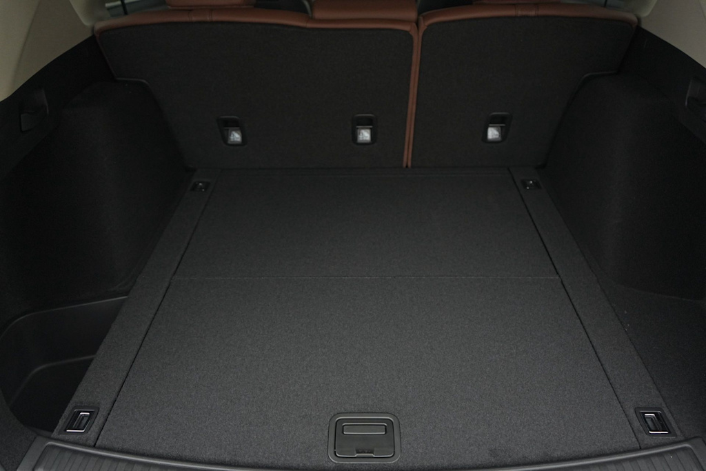 Thumbnail: 2025 Acura RDX - 18