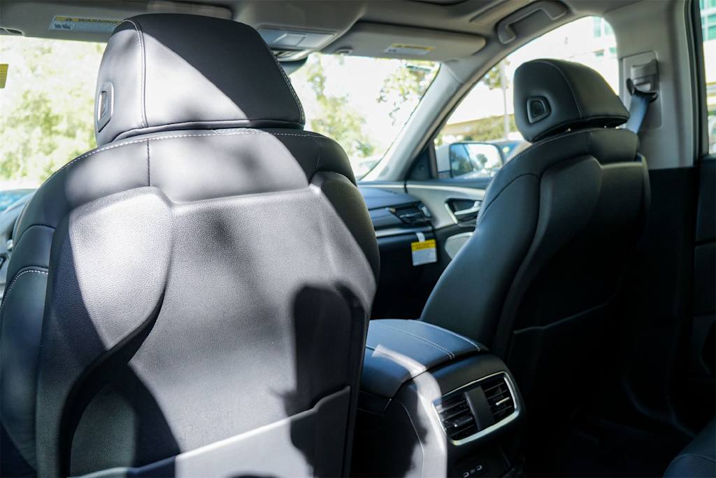 Thumbnail: 2025 Acura RDX - 12