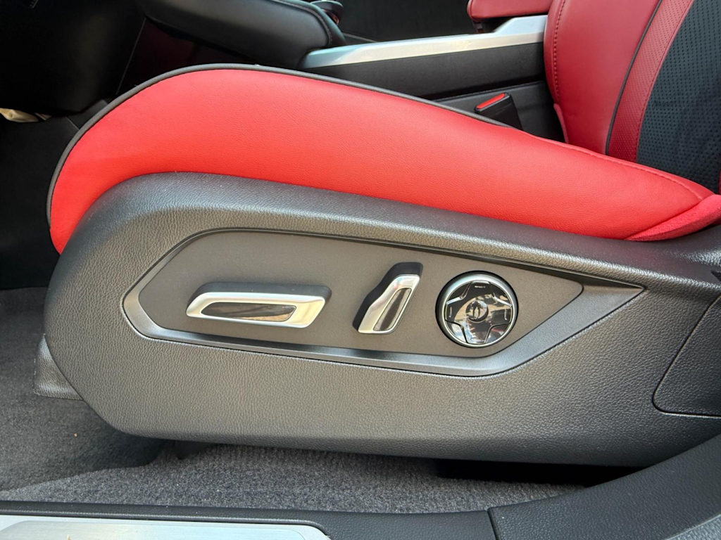 2025 Acura RDX Base 23