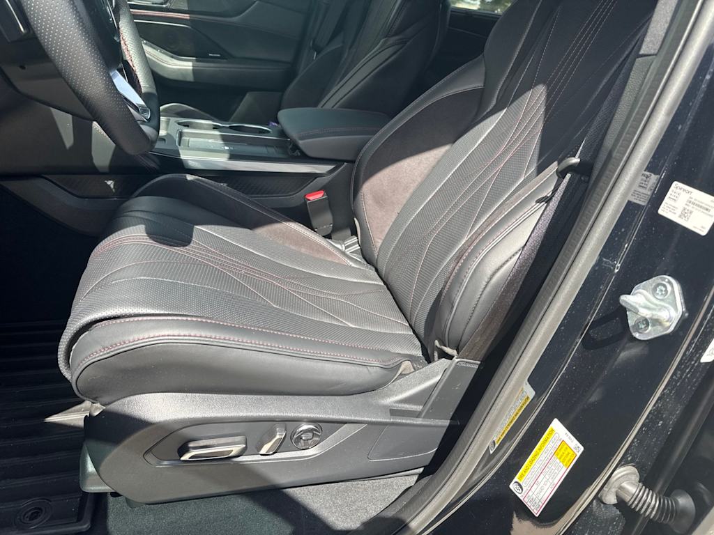 Thumbnail: 2025 Acura MDX - 4