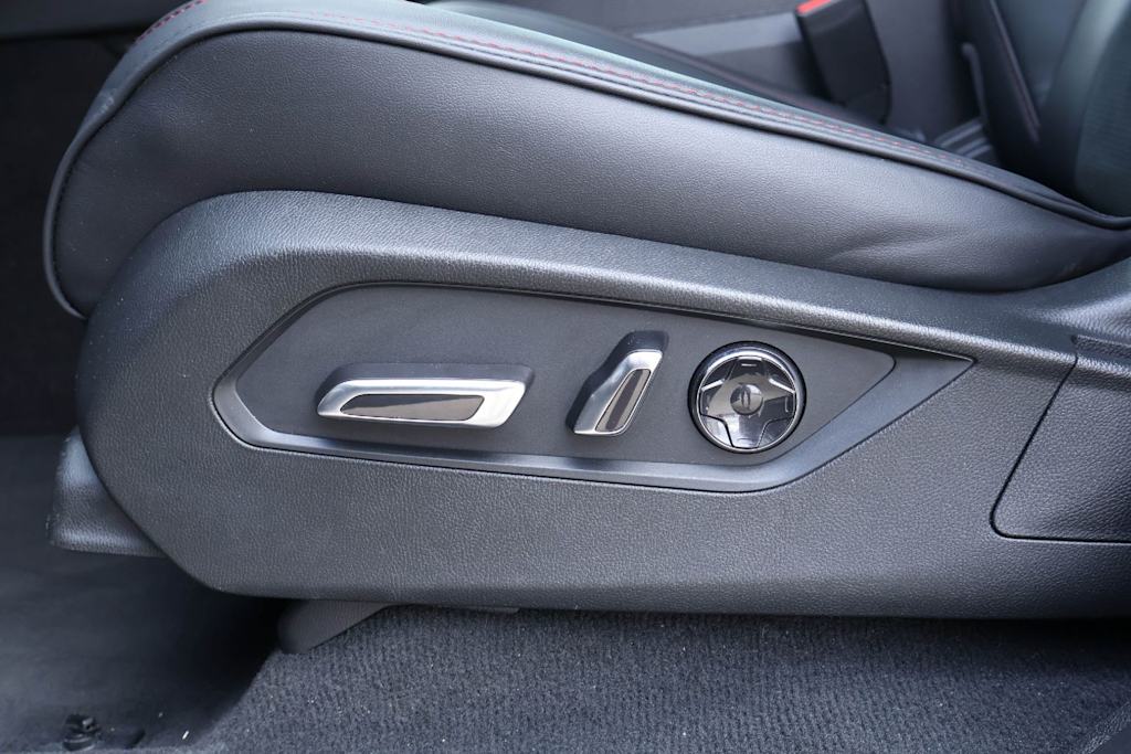 Thumbnail: 2023 Acura MDX - 24