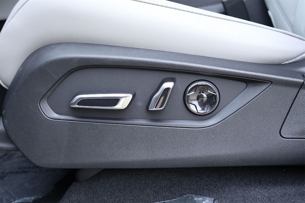 Thumbnail: 2026 Acura MDX - 24