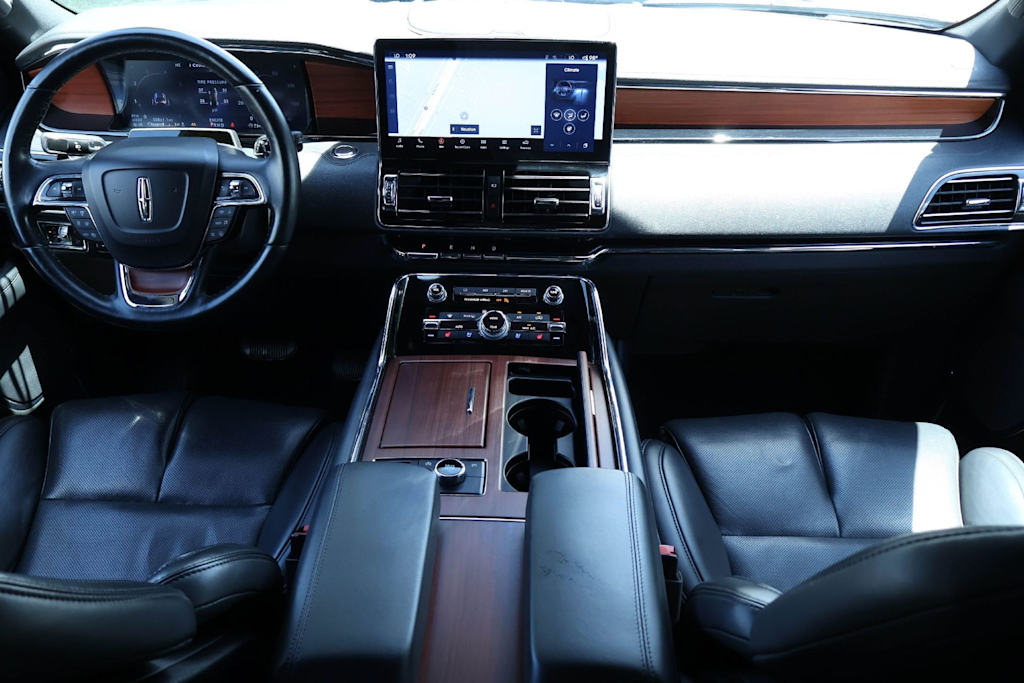 Thumbnail: 2024 Lincoln Navigator - 10