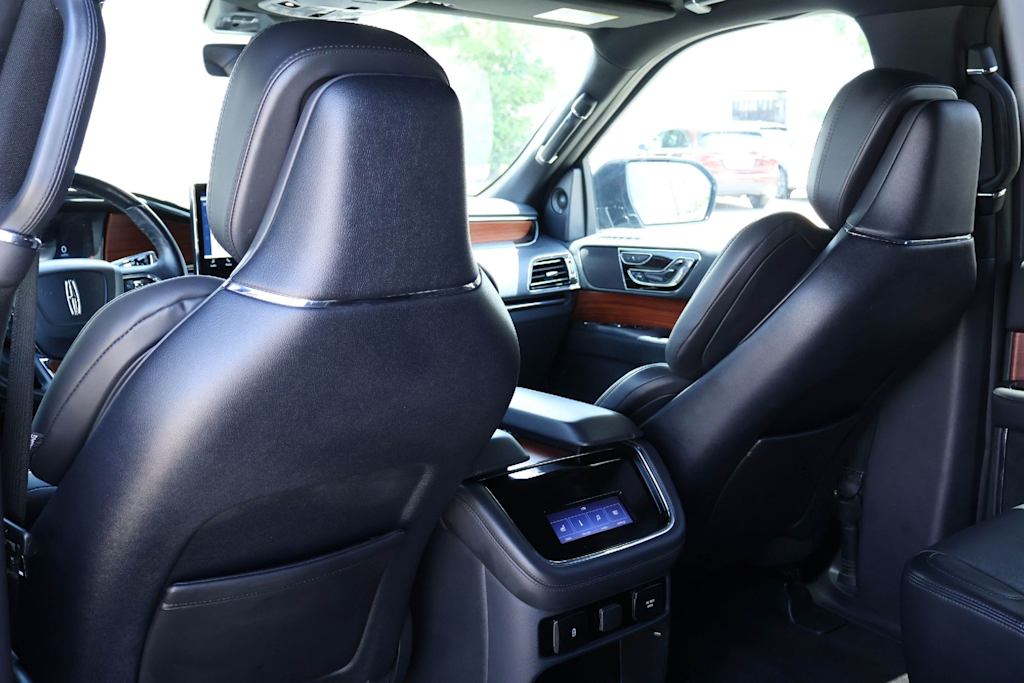 Thumbnail: 2024 Lincoln Navigator - 12