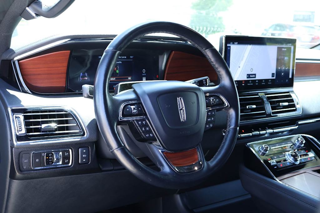 Thumbnail: 2024 Lincoln Navigator - 2