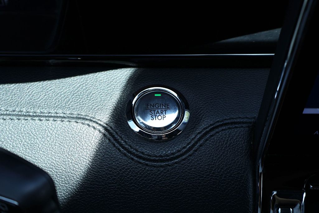 Thumbnail: 2024 Lincoln Navigator - 25
