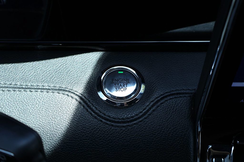 Thumbnail: 2024 Lincoln Navigator - 25